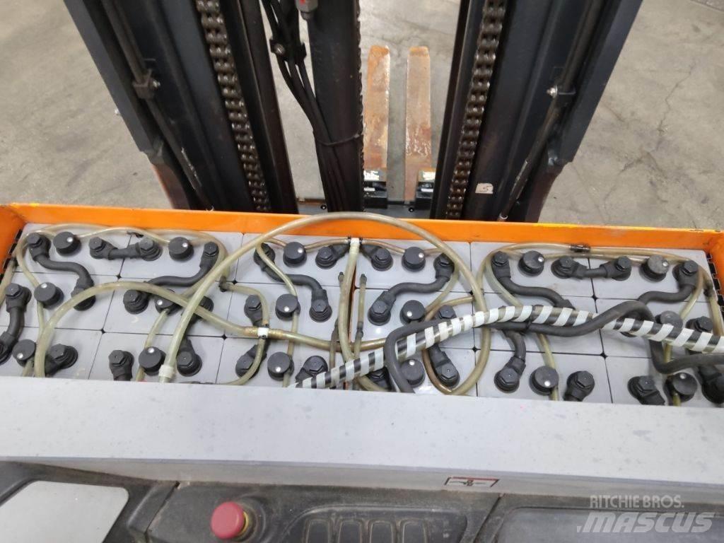 Still FM-X17 Skyvemasttruck