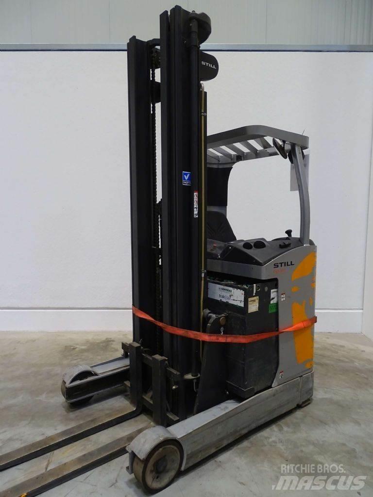 Still FM-X17 Skyvemasttruck