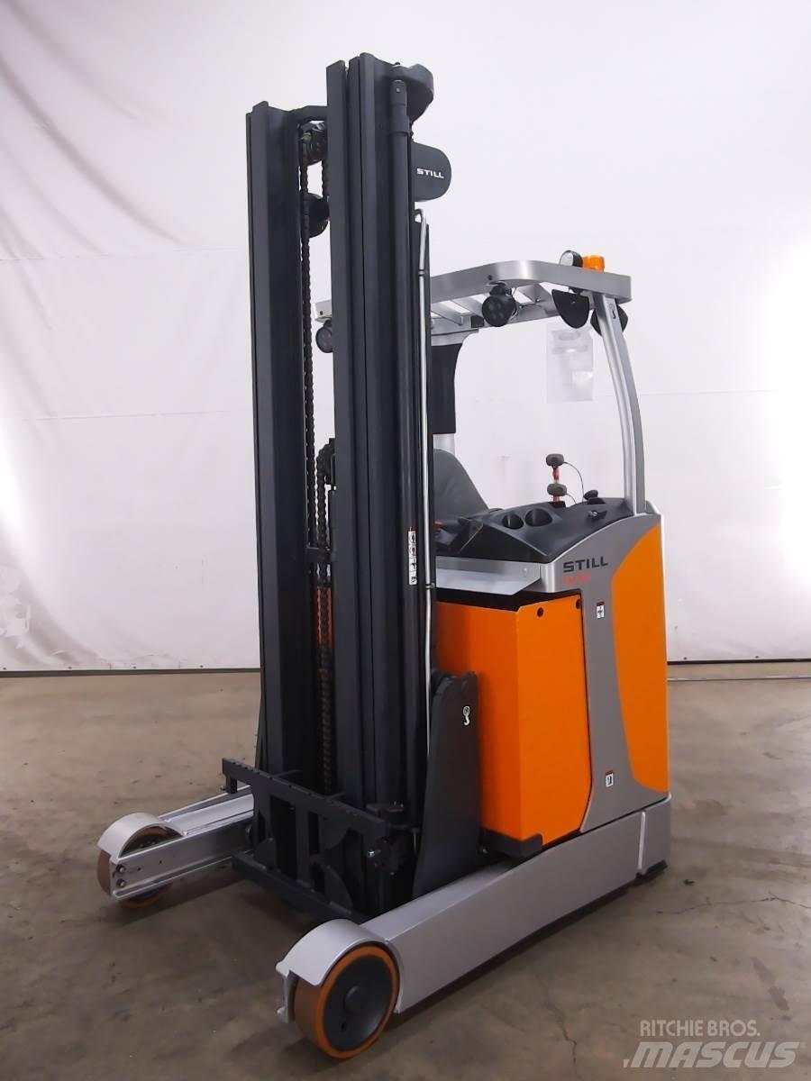 Still FM-X17 Skyvemasttruck