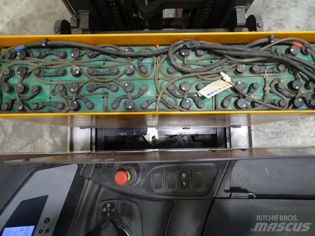 Still FM-X17 Skyvemasttruck