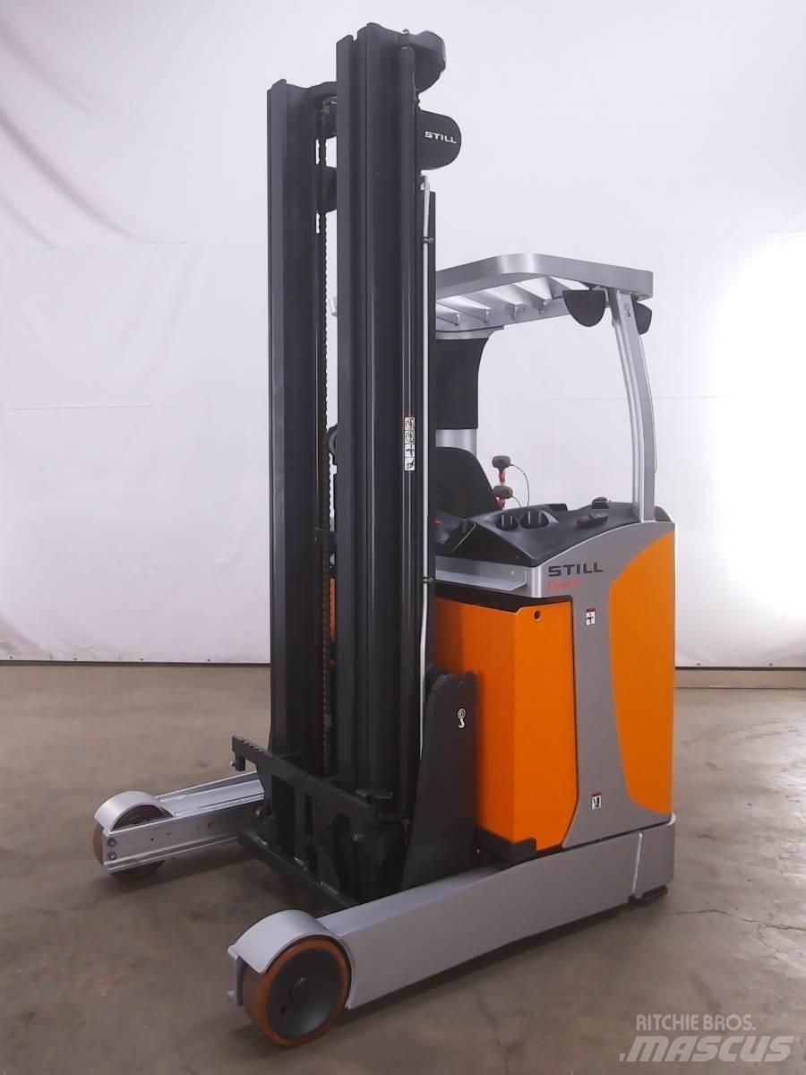 Still FM-X17 Skyvemasttruck
