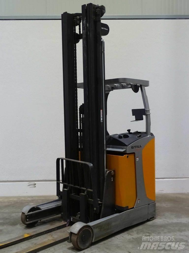 Still FM-X17 Skyvemasttruck