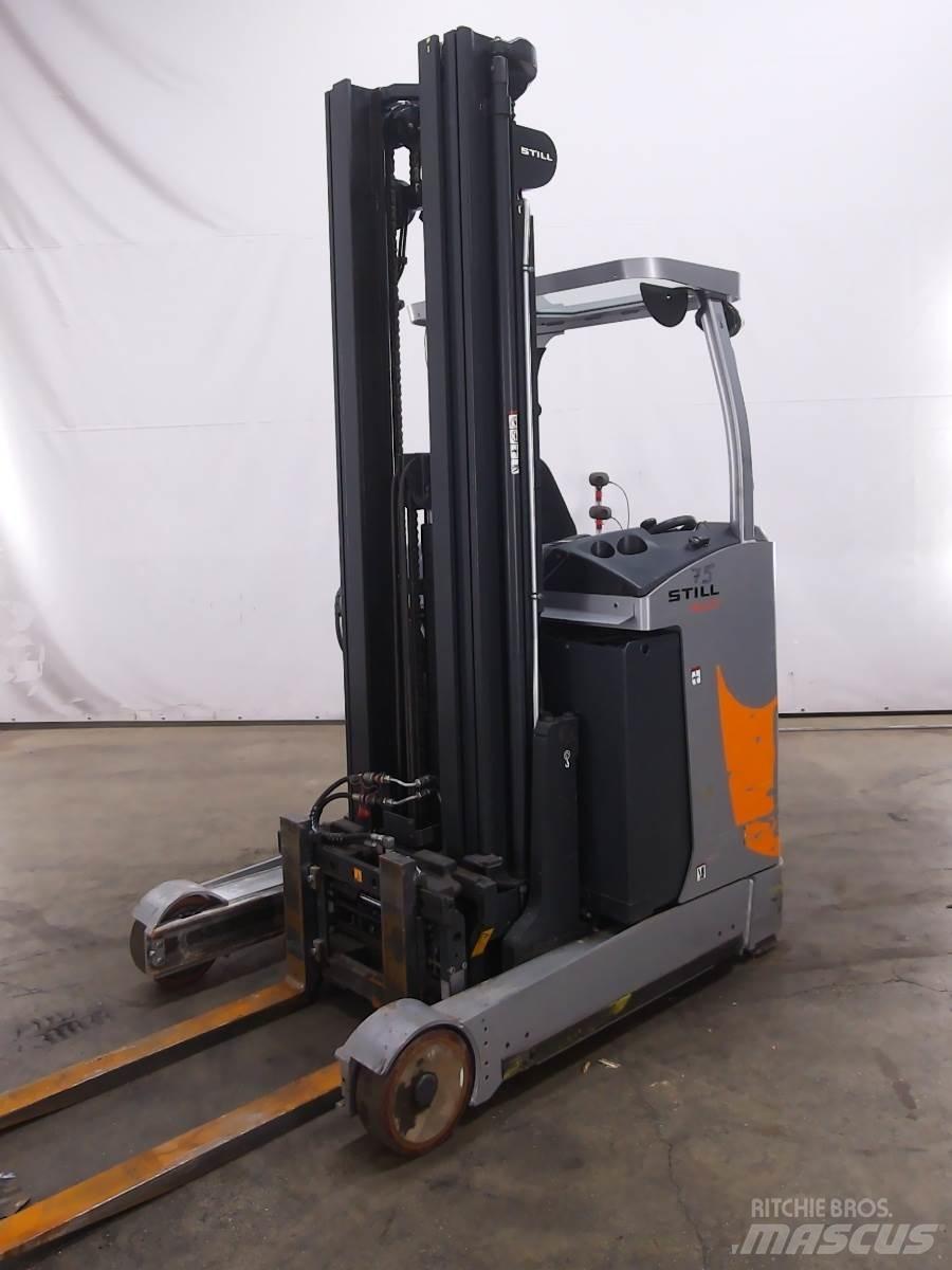 Still FM-X17 Skyvemasttruck