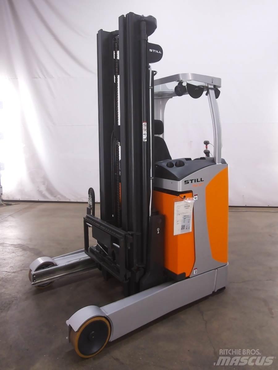 Still FM-X17 Skyvemasttruck