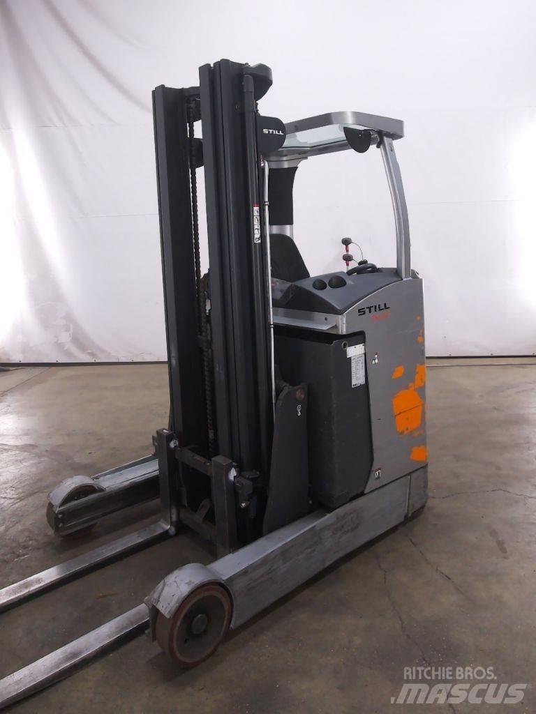 Still FM-X17 Skyvemasttruck