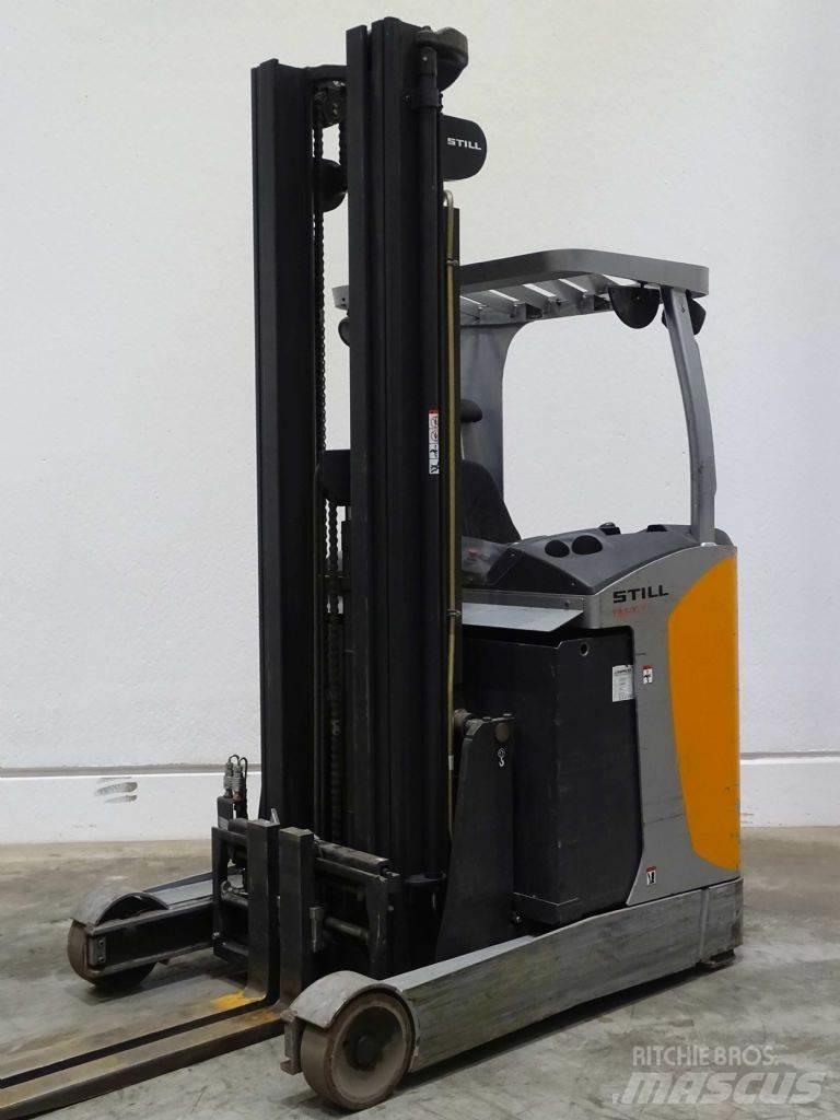 Still FM-X17 Skyvemasttruck