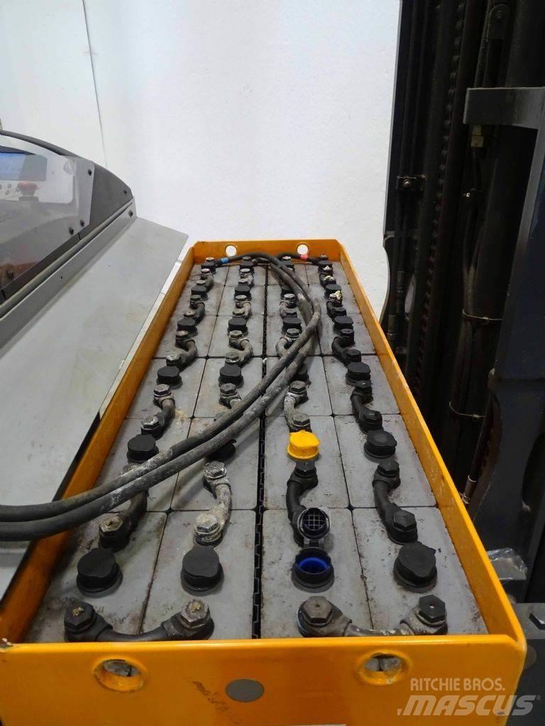 Still FM-X17 Skyvemasttruck