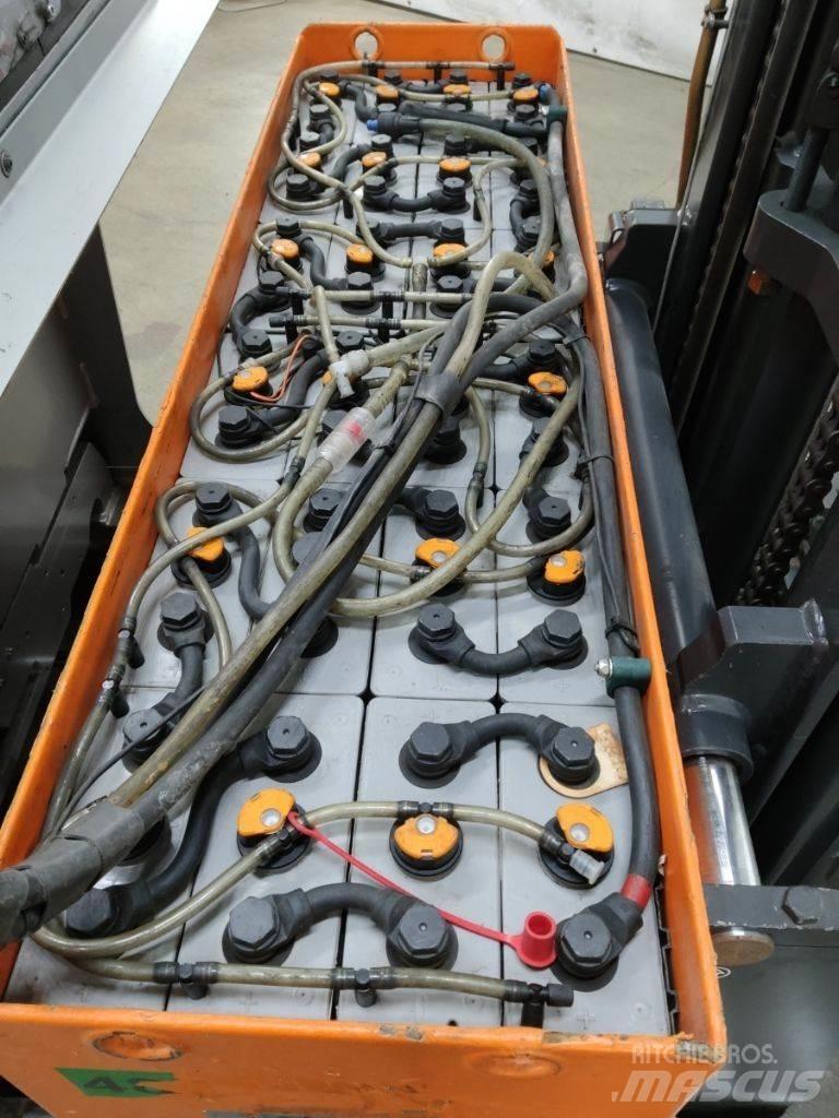 Still FM-X17 Skyvemasttruck