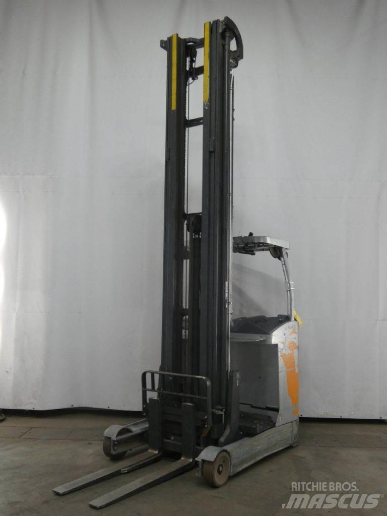 Still FM-X17 Skyvemasttruck