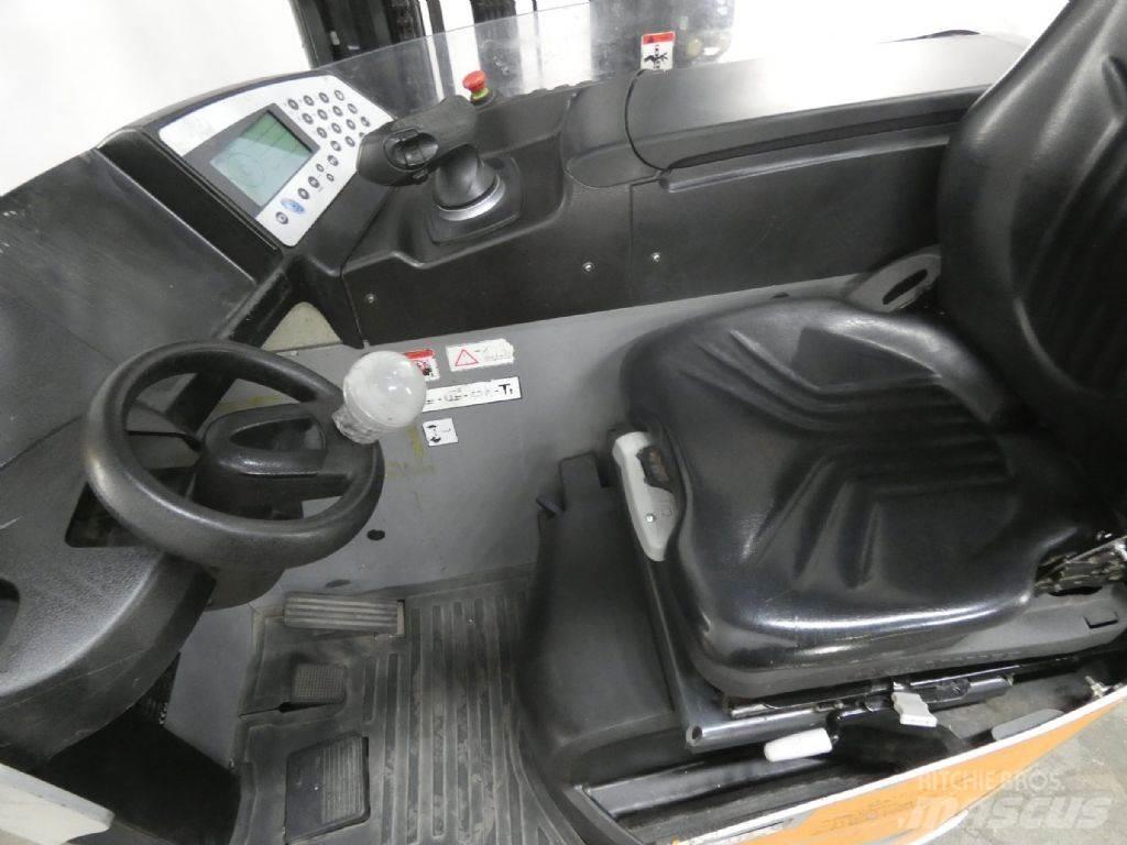 Still FM-X17 Skyvemasttruck