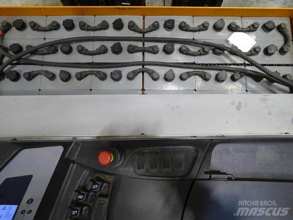 Still FM-X17 Skyvemasttruck