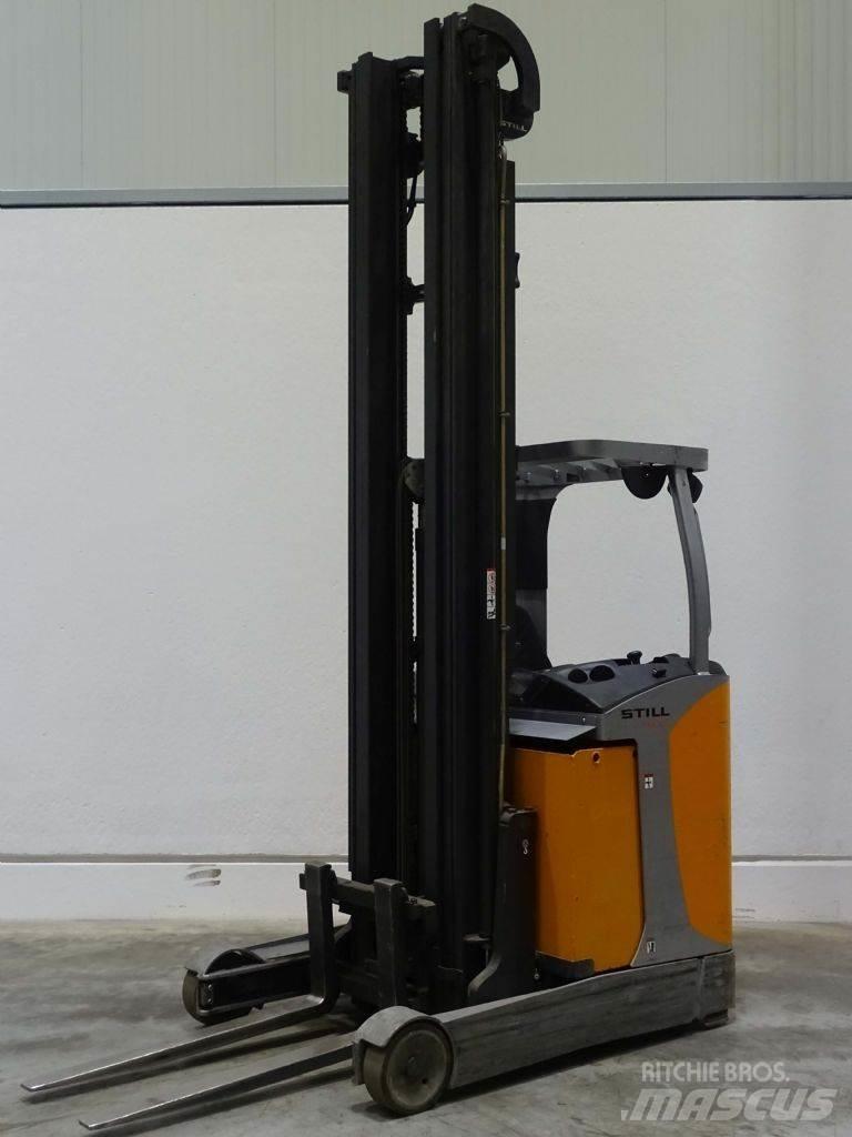 Still FM-X17 Skyvemasttruck