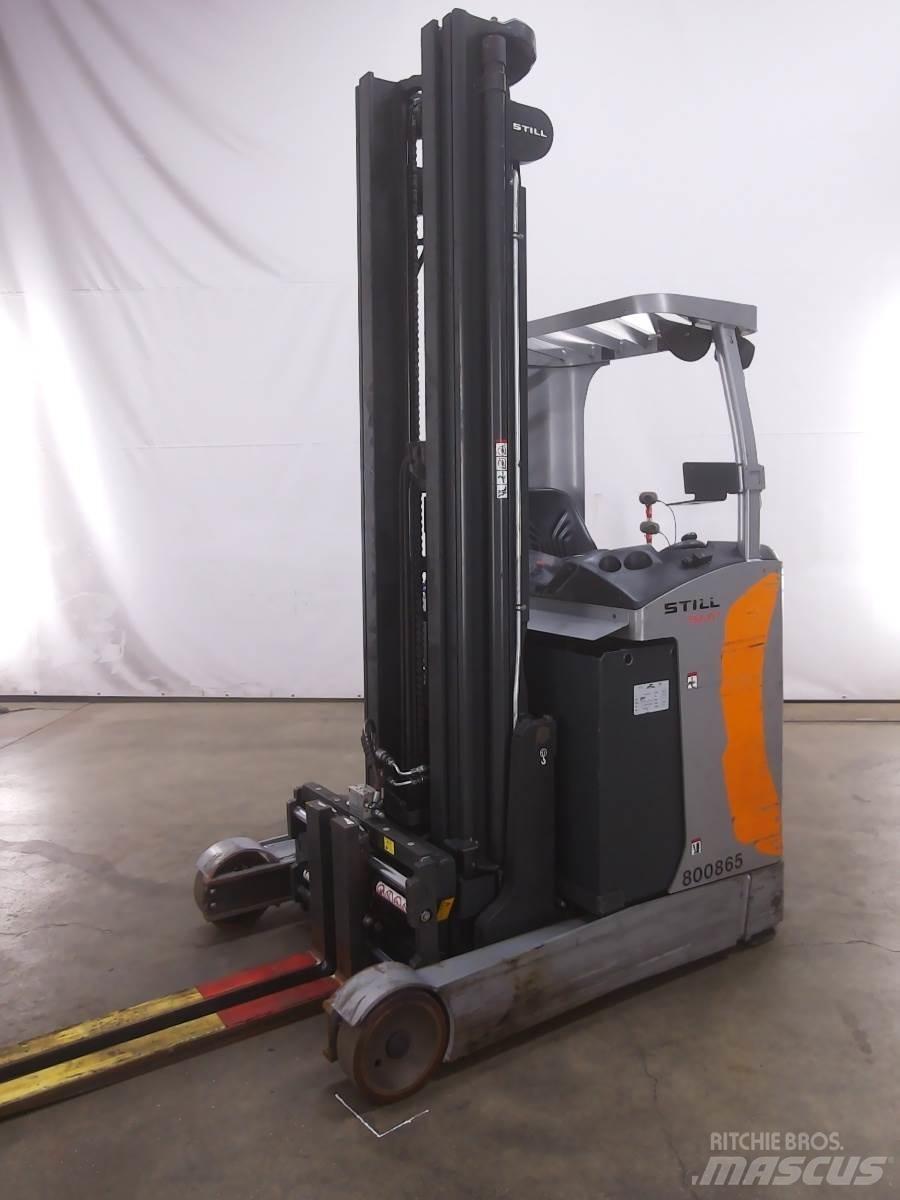 Still FM-X17 Skyvemasttruck