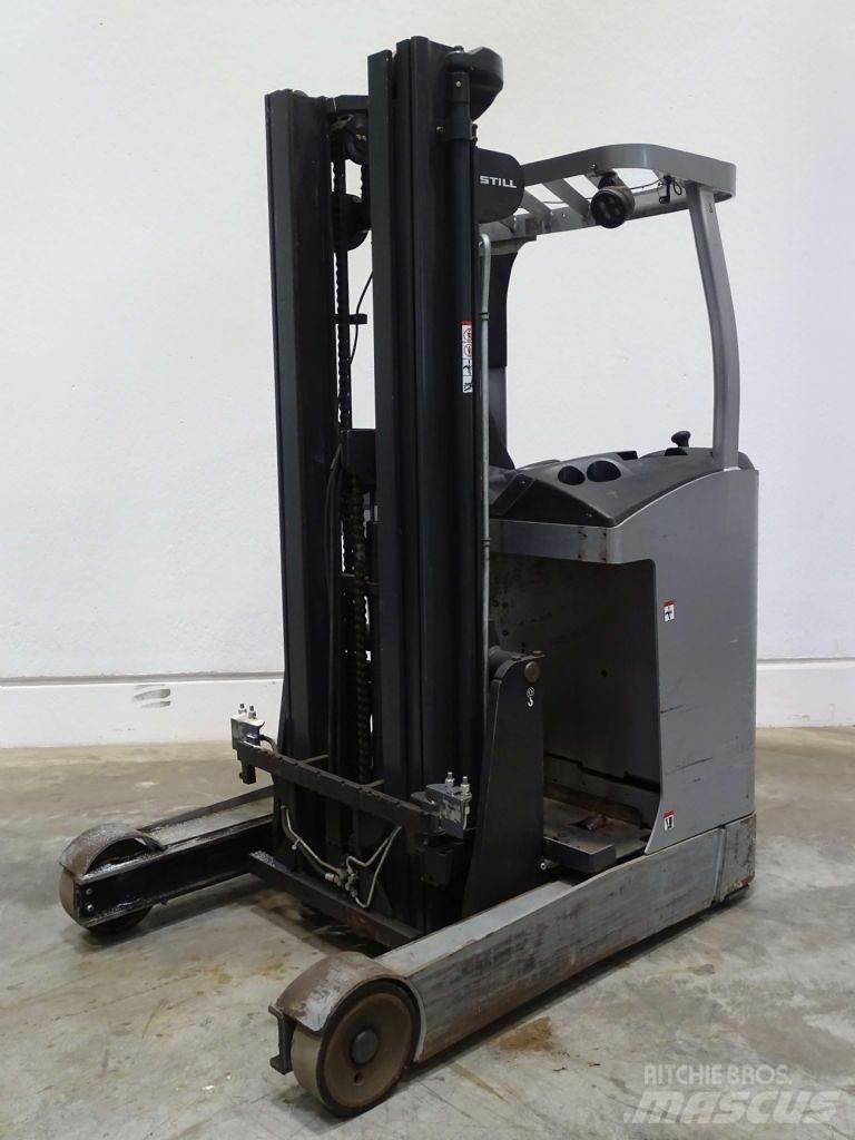 Still FM-X17 Skyvemasttruck