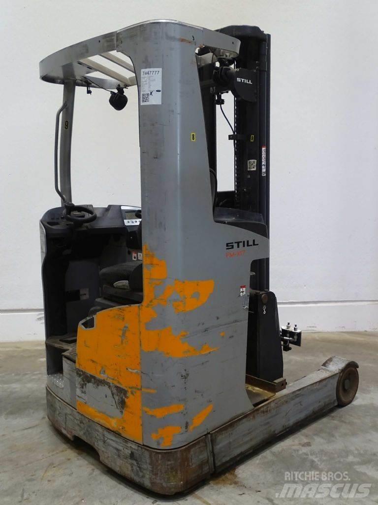 Still FM-X17 Skyvemasttruck