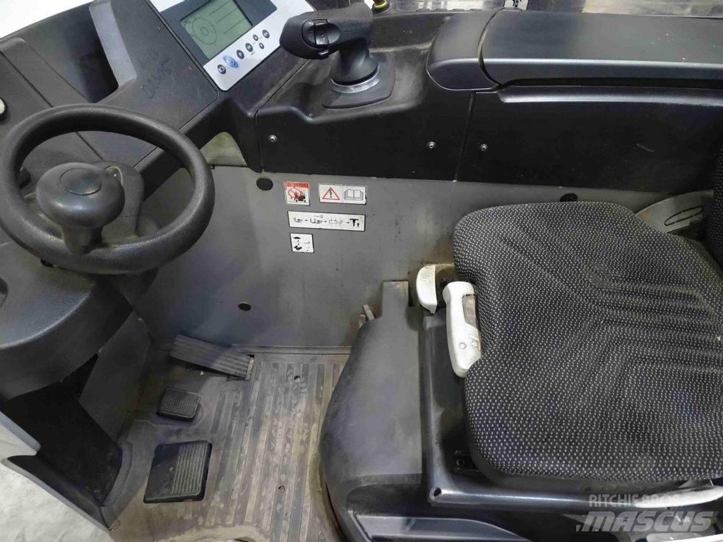Still FM-X17 Skyvemasttruck