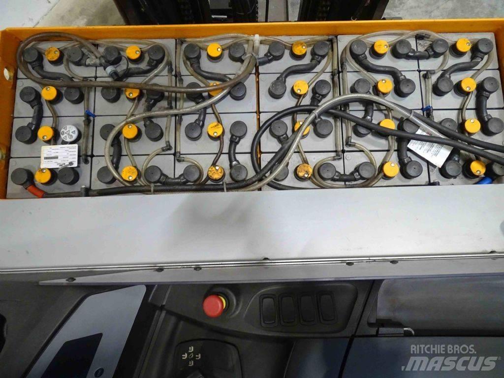Still FM-X17 Skyvemasttruck