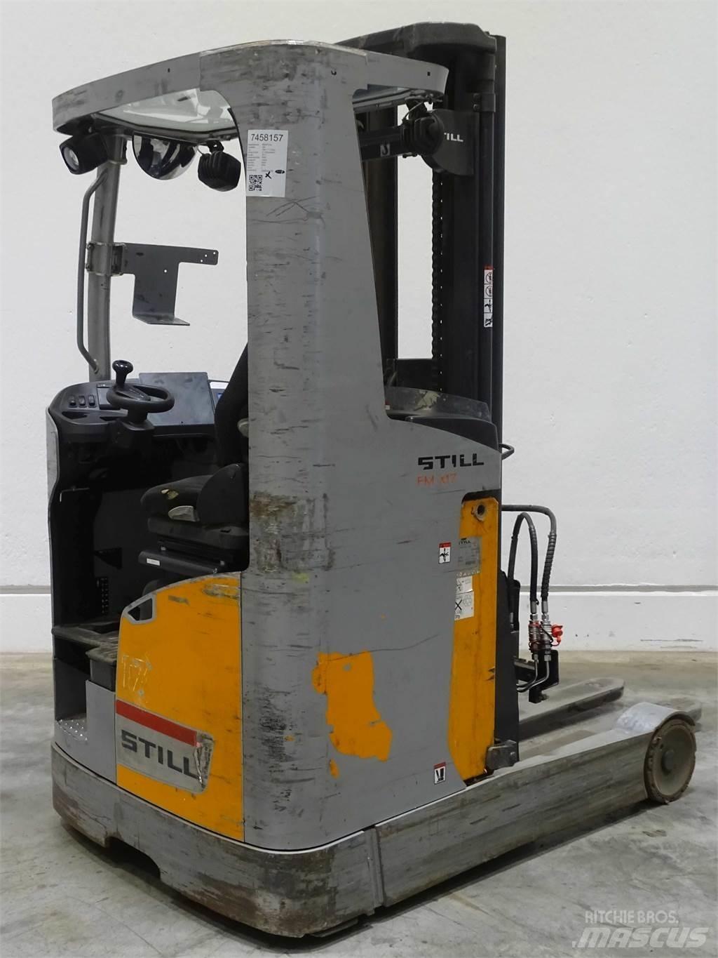 Still FM-X17 Skyvemasttruck