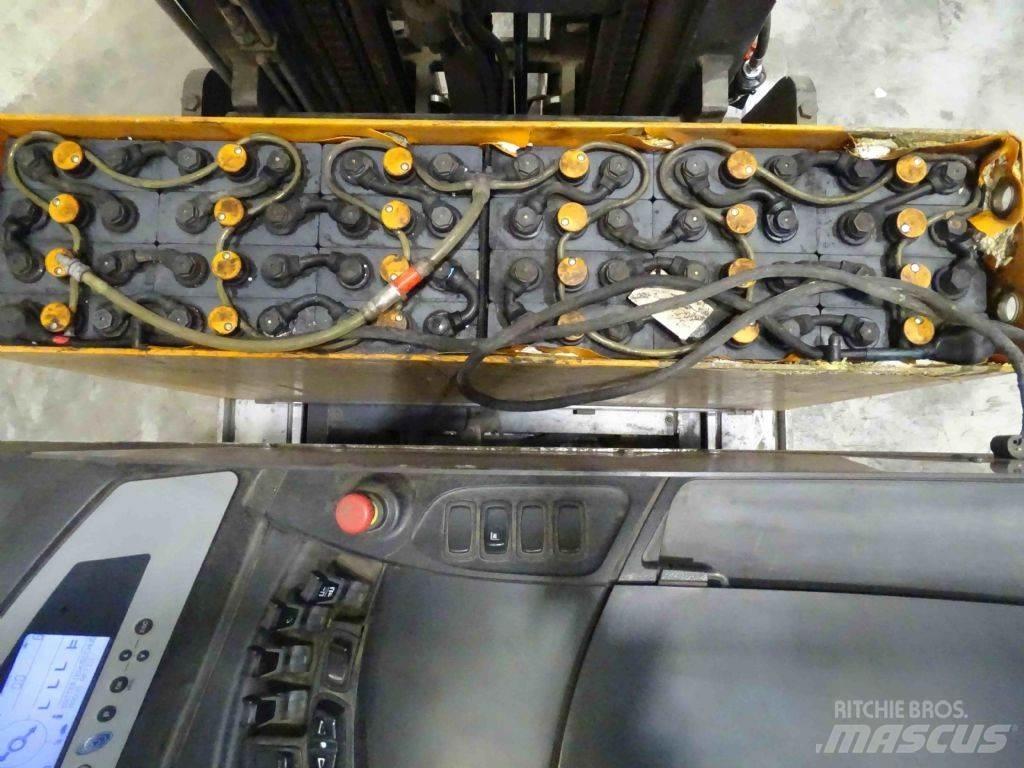 Still FM-X17 Skyvemasttruck