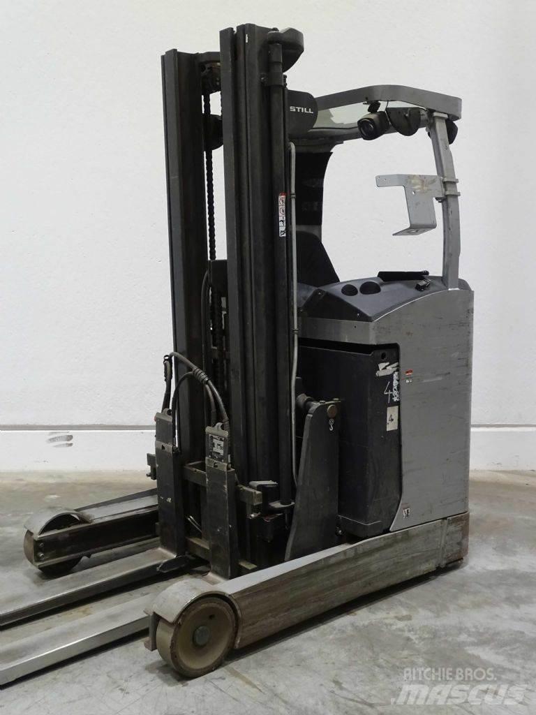 Still FM-X17 Skyvemasttruck