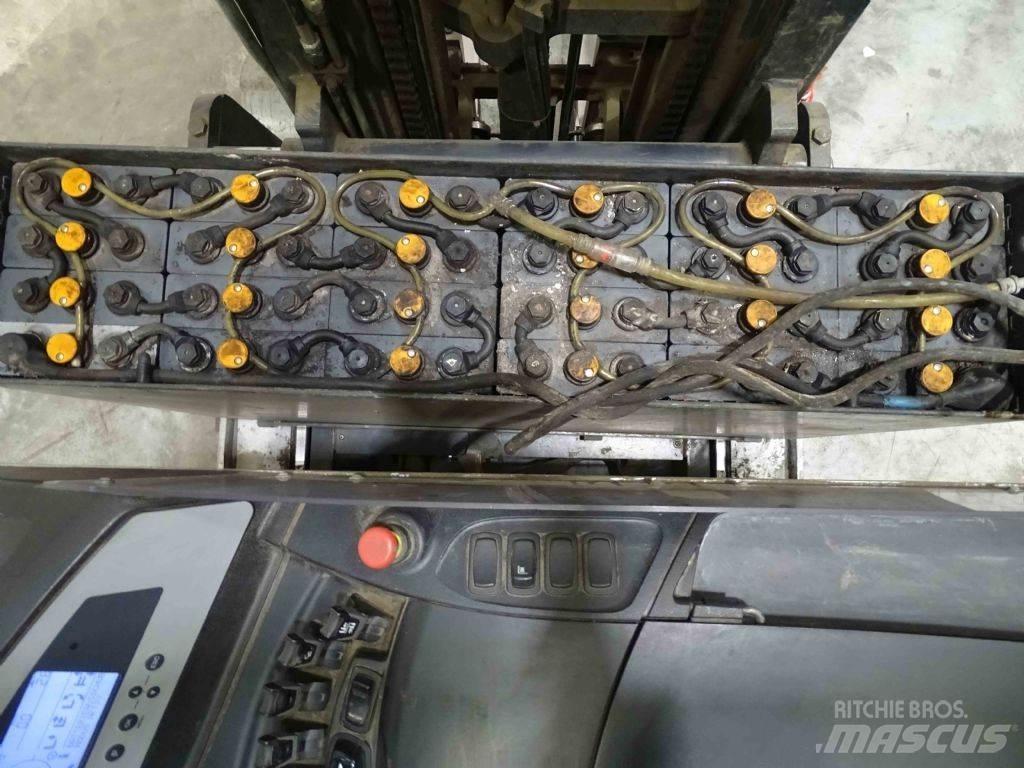 Still FM-X17 Skyvemasttruck
