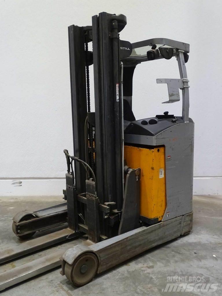 Still FM-X17 Skyvemasttruck
