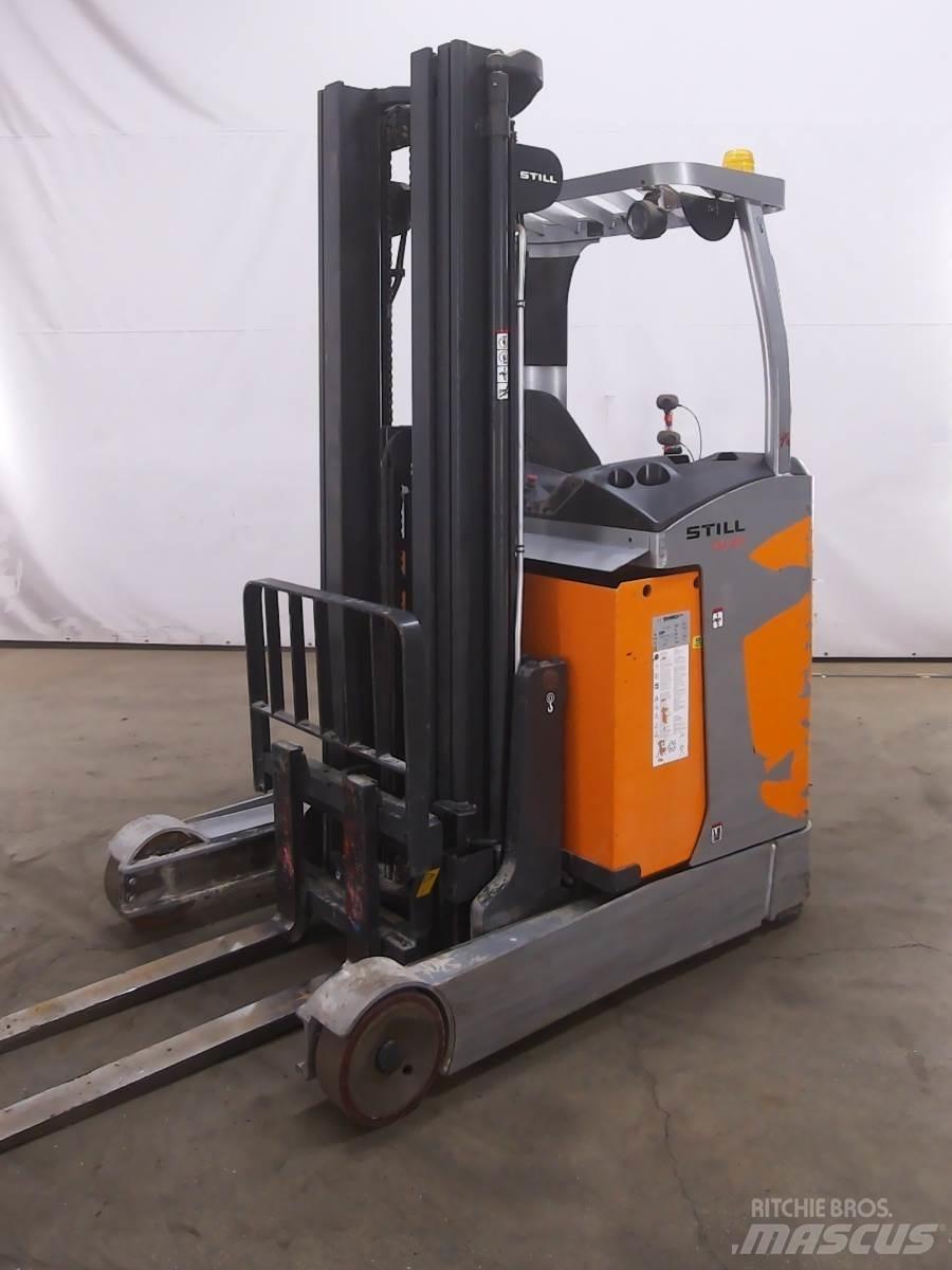 Still FM-X17 Skyvemasttruck