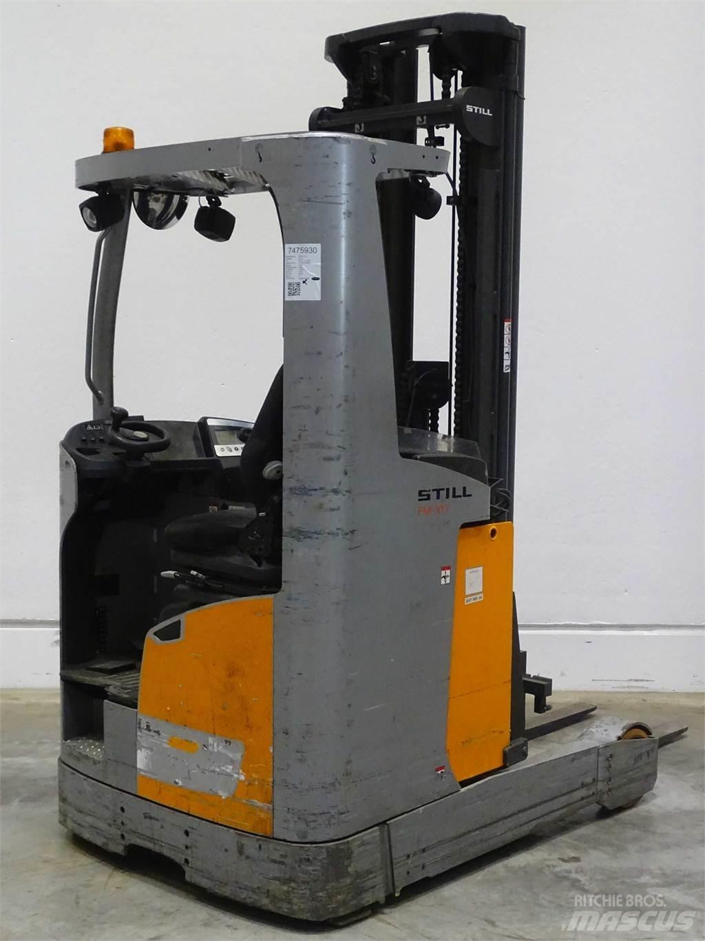 Still FM-X17 Skyvemasttruck