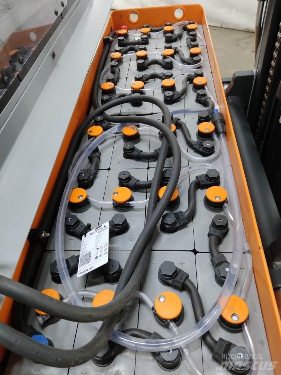 Still FM-X17 Skyvemasttruck