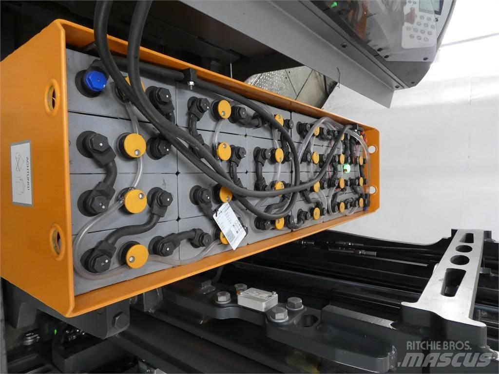 Still FM-X17 Skyvemasttruck