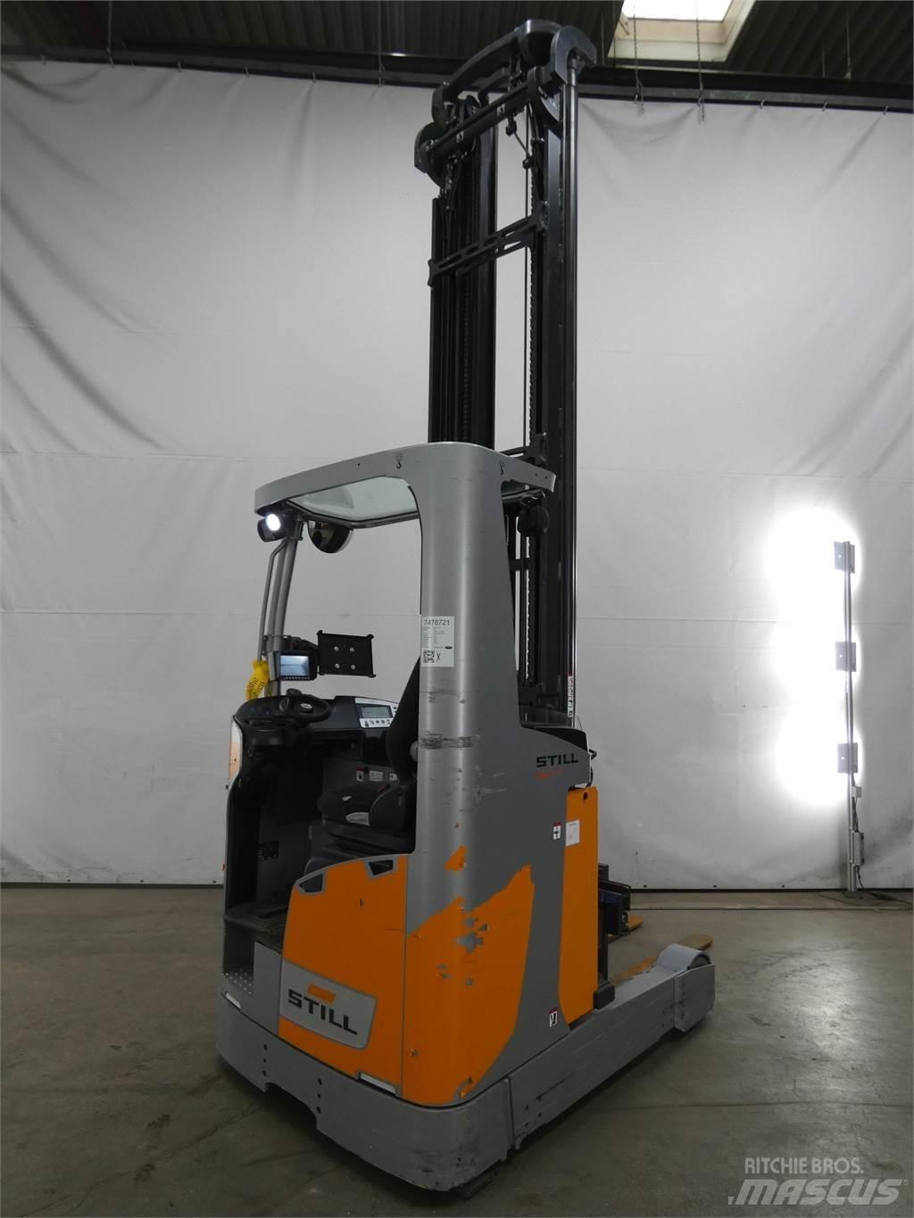 Still FM-X17 Skyvemasttruck