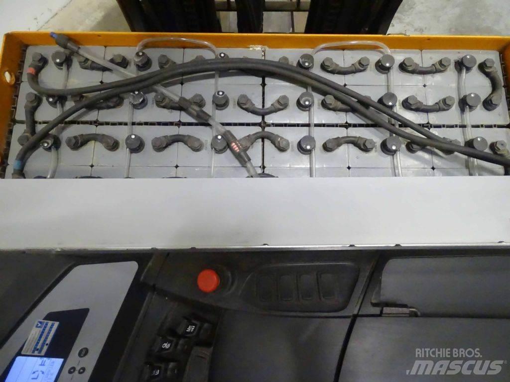 Still FM-X17 Skyvemasttruck