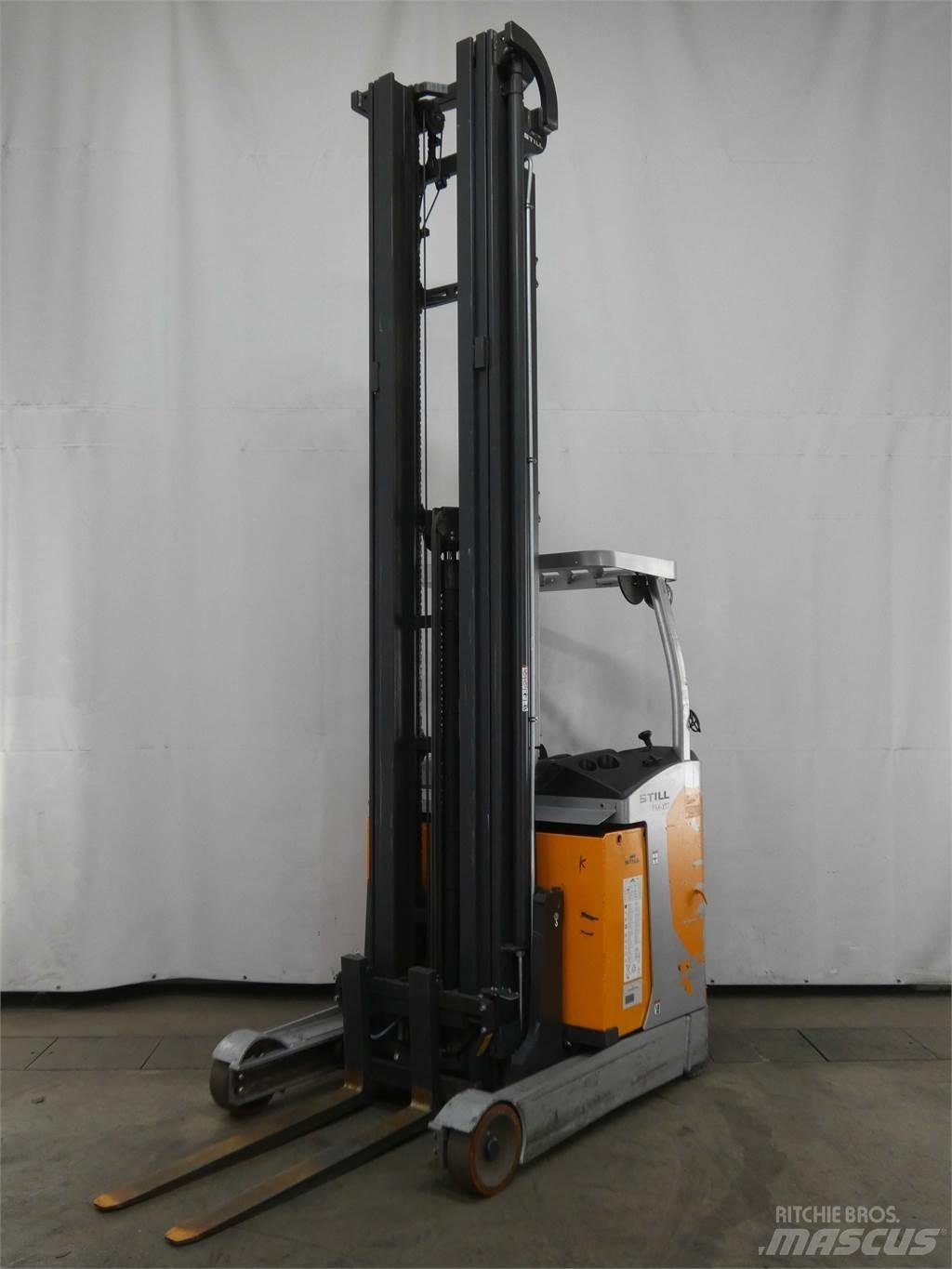 Still FM-X17 Skyvemasttruck