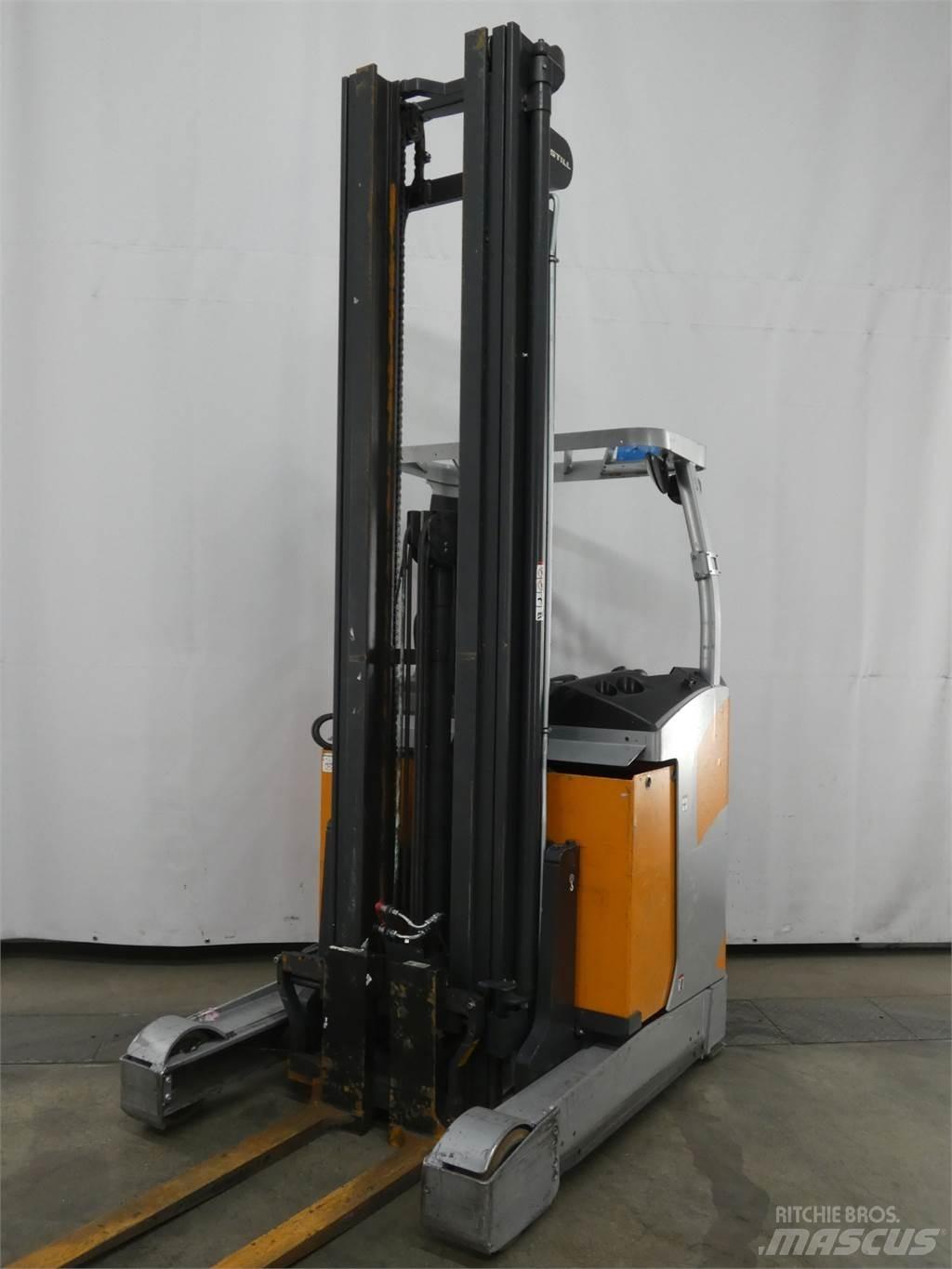 Still FM-X17 Skyvemasttruck
