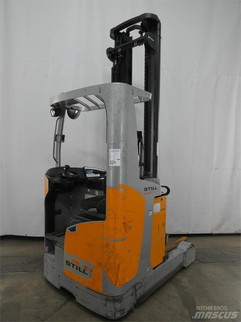 Still FM-X17 Skyvemasttruck