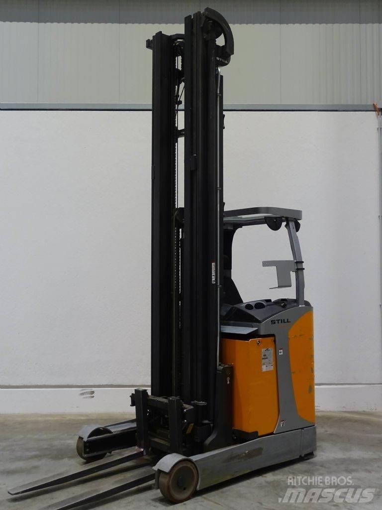 Still FM-X17 Skyvemasttruck
