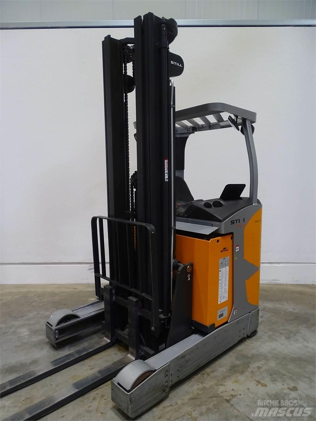 Still FM-X17 Skyvemasttruck