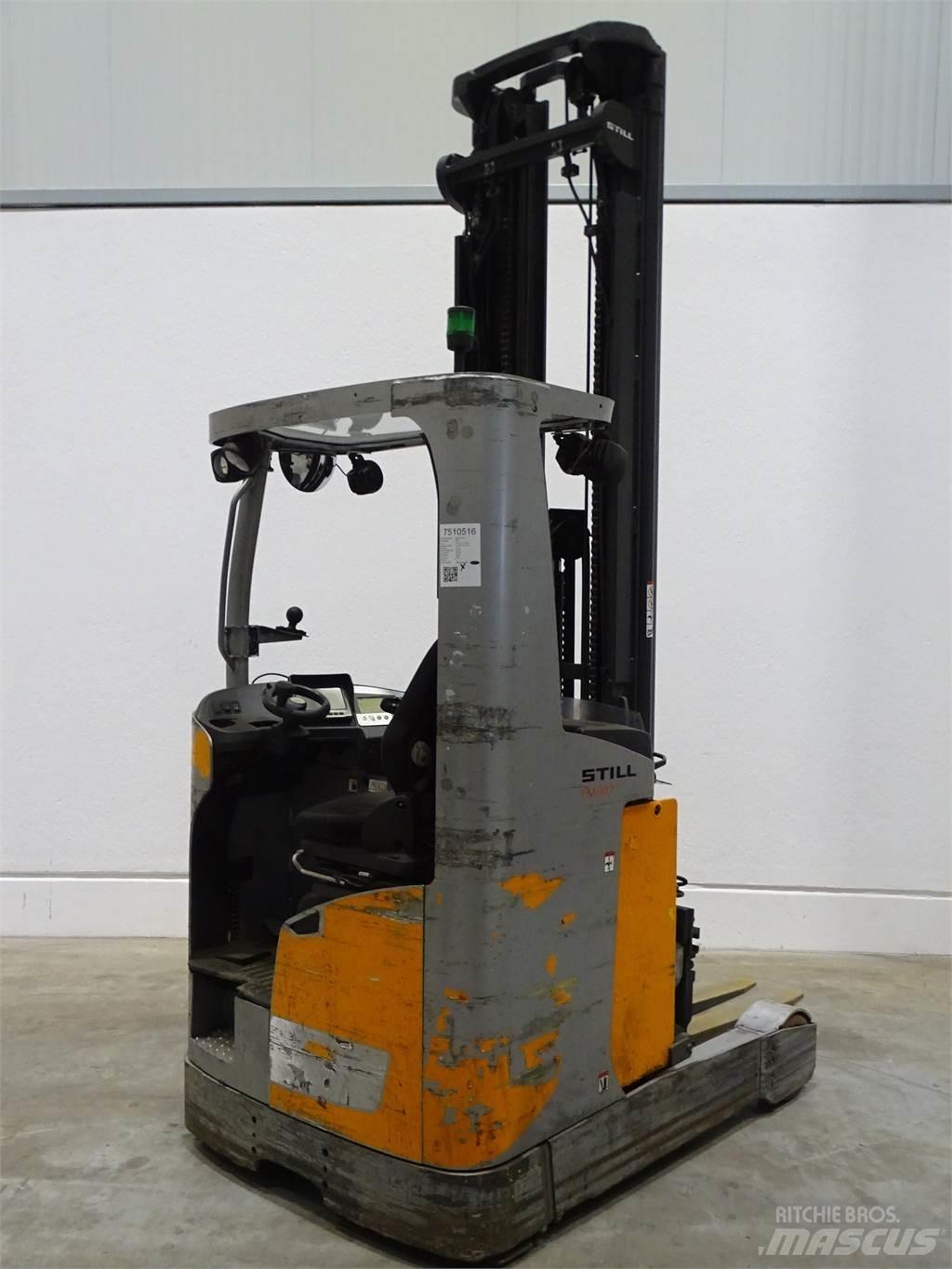 Still FM-X17 Skyvemasttruck