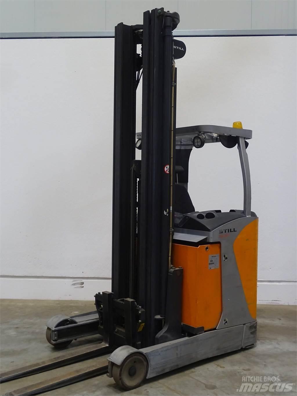 Still FM-X17 Skyvemasttruck
