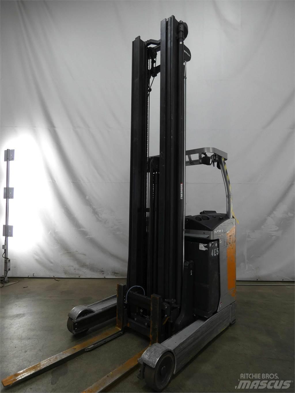 Still FM-X17 Skyvemasttruck