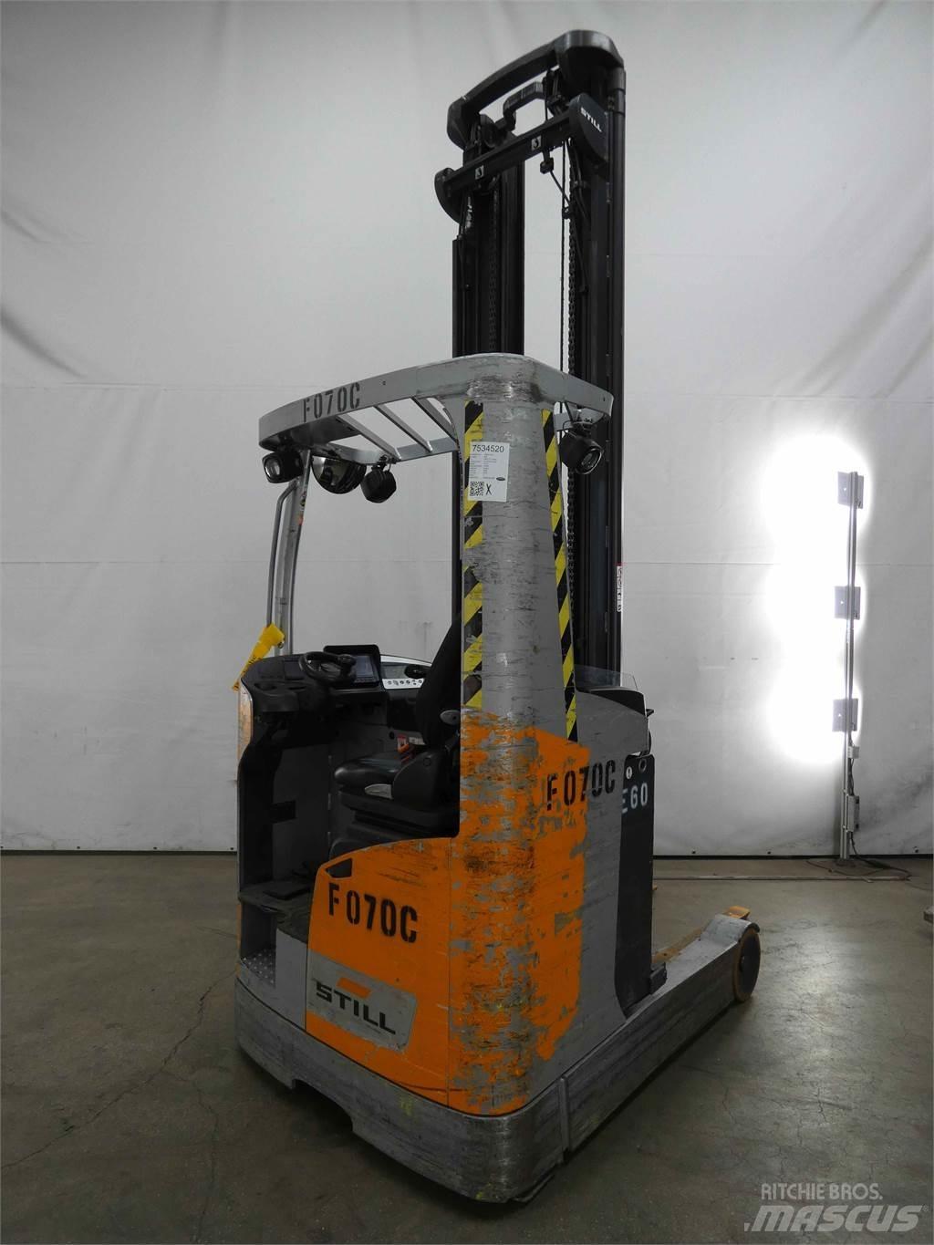Still FM-X17 Skyvemasttruck