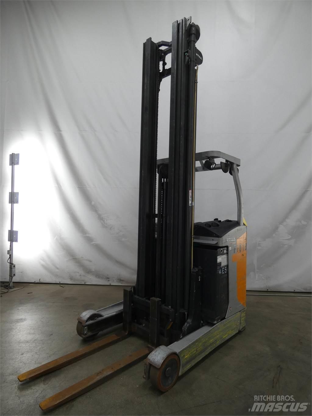 Still FM-X17 Skyvemasttruck