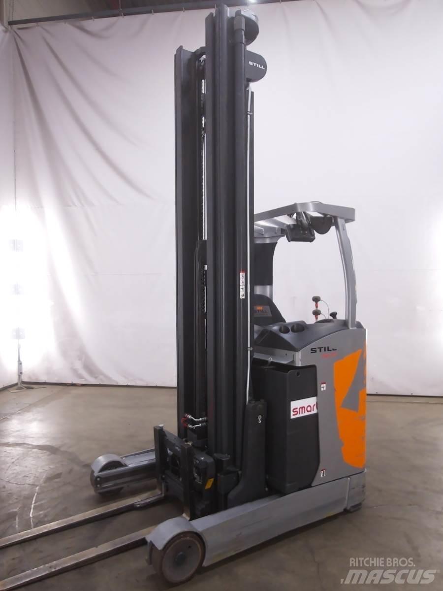Still FM-X17 Skyvemasttruck