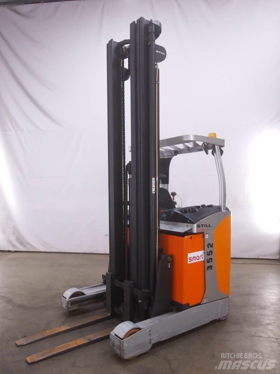 Still FM-X17 Skyvemasttruck