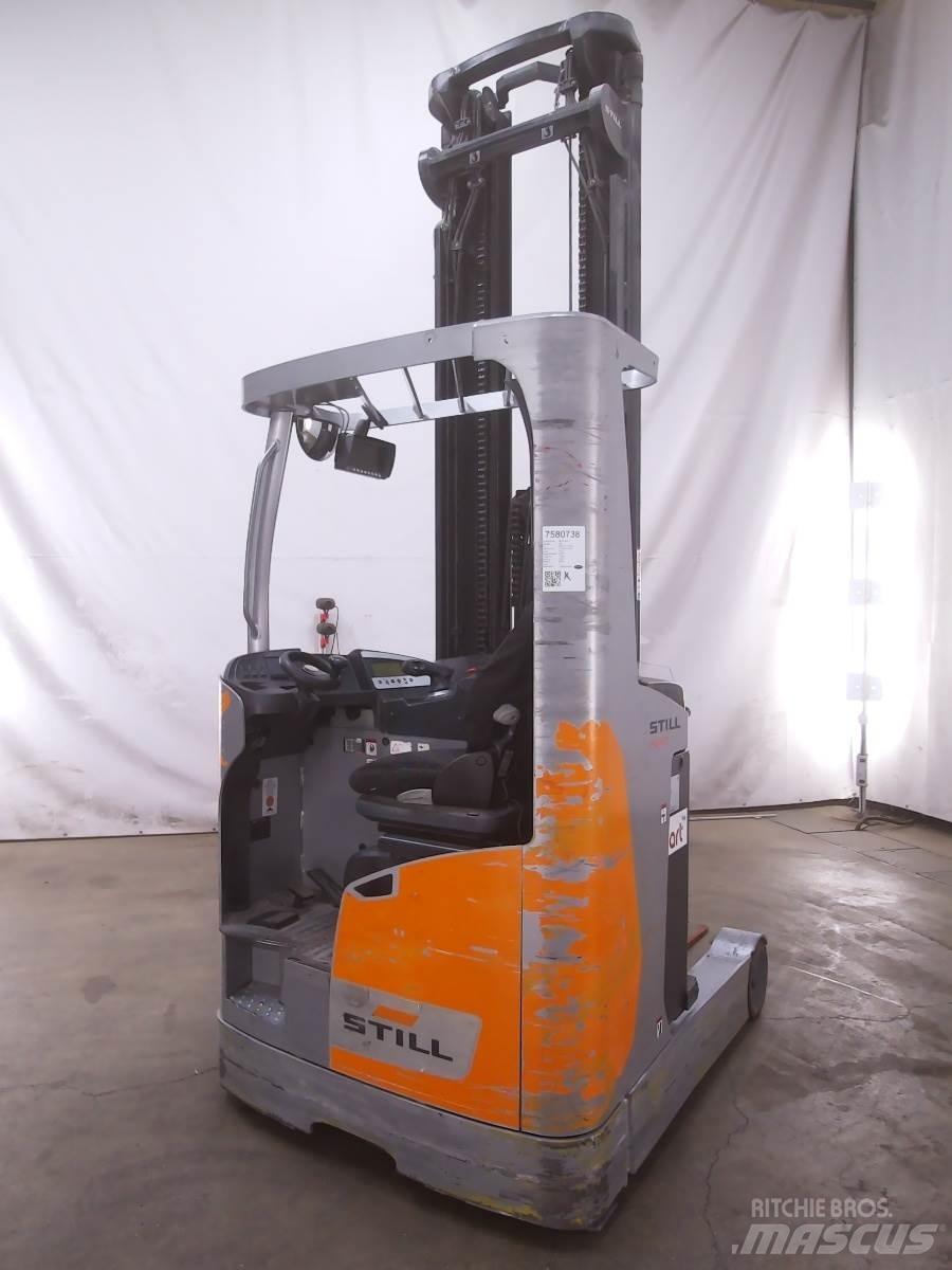 Still FM-X17 Skyvemasttruck