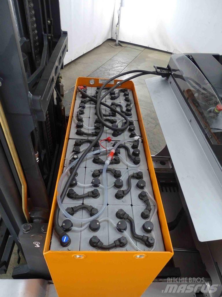 Still FM-X20 Skyvemasttruck