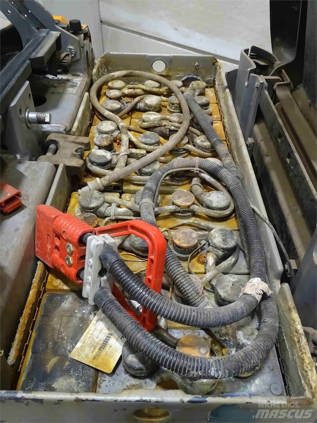 Still OPX-L12 Lavtløftende plukketruck
