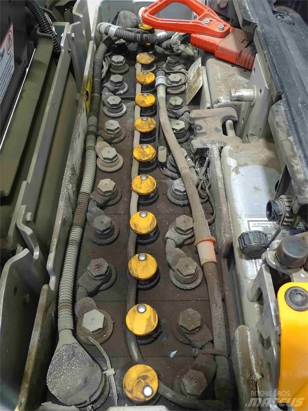 Still OPX-L12 Lavtløftende plukketruck