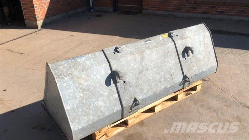 Fliegl  Frontlastere og graveredskap