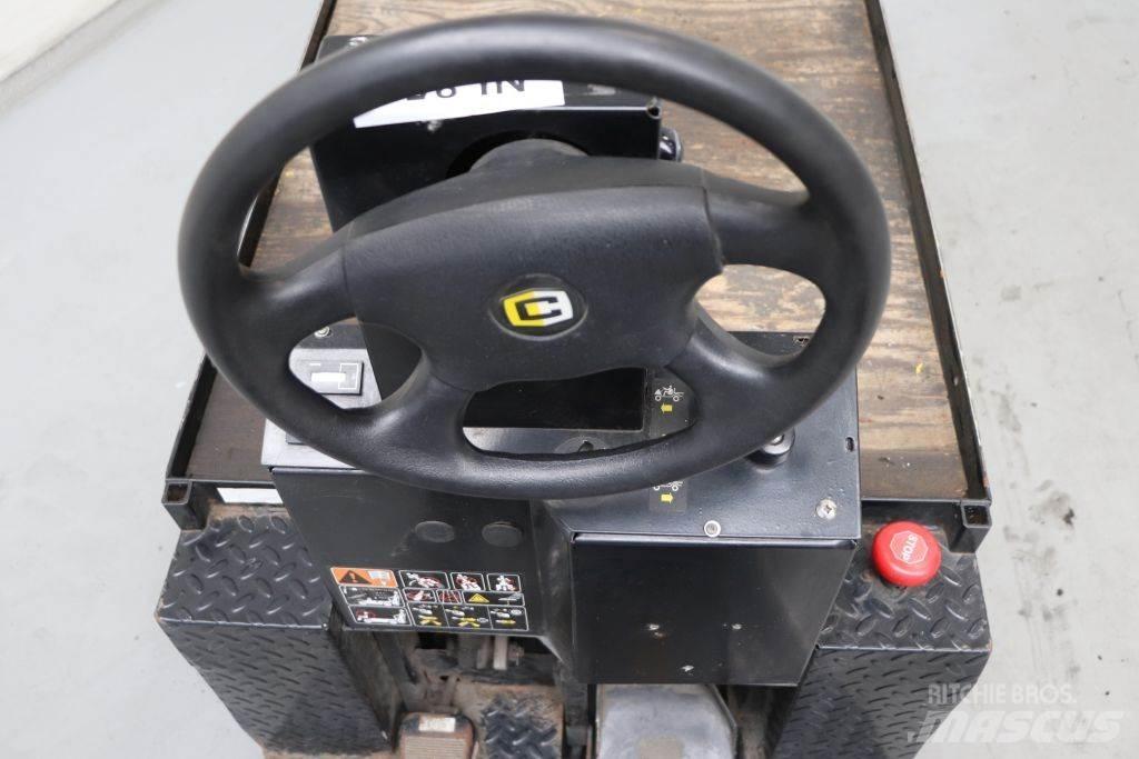 Cushman  Tauetraktor